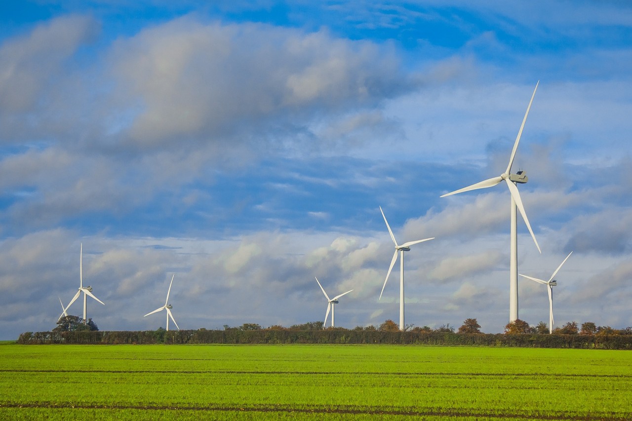 wind-turbines-1117890_1920