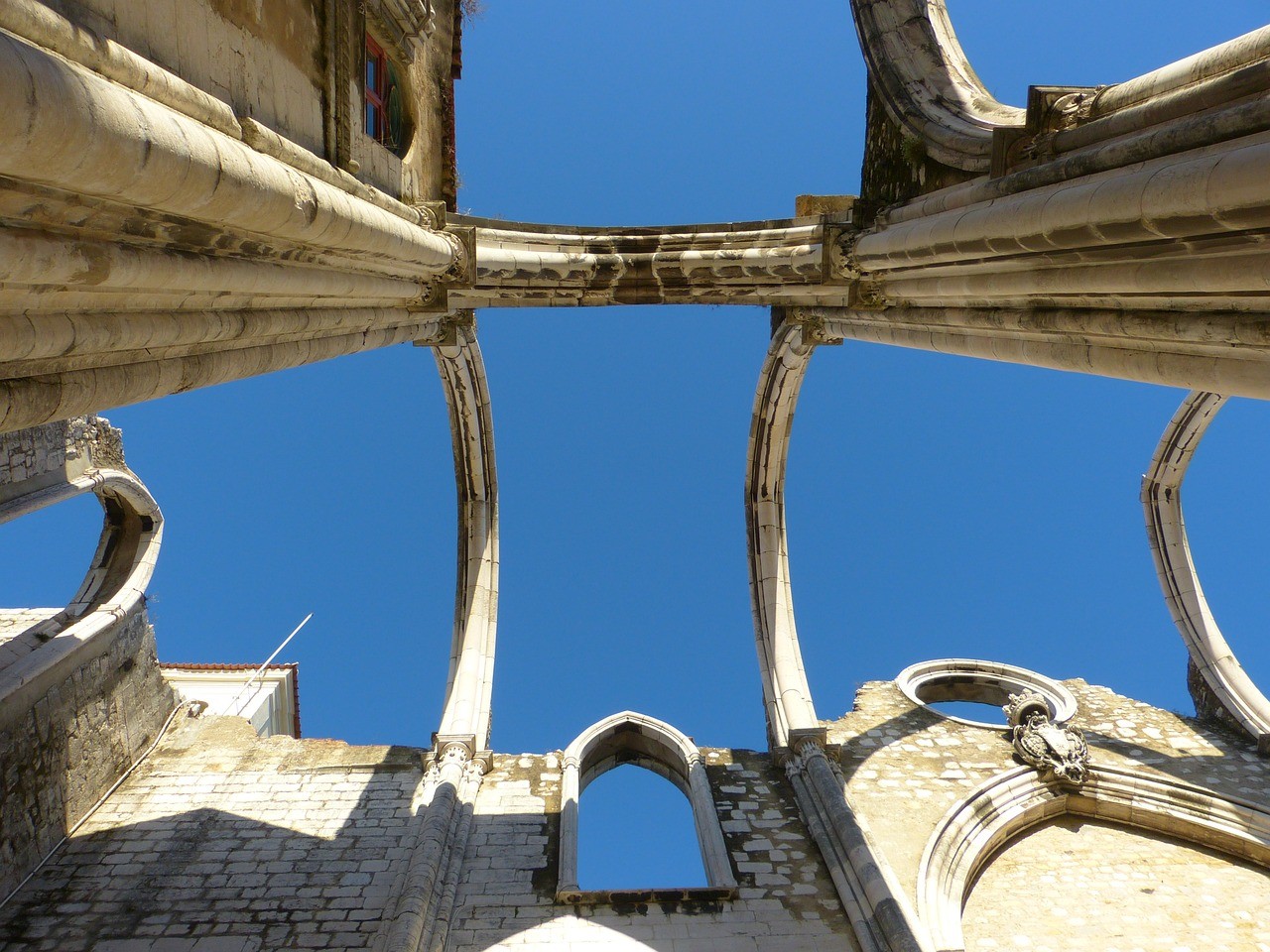 convento-do-carmo-g57a2b2603_1280