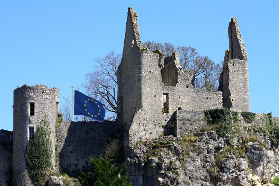 inkflo-crumbling-castle-berry-france-716761_1280