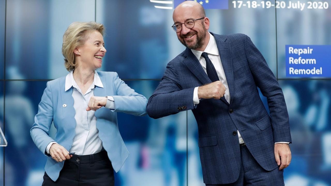 Von-der-Leyen-elbow-pump